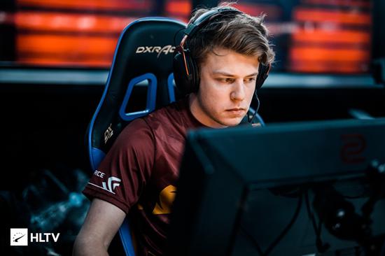 百家乐退隐型玩家，留白（百家乐隐退者的留白）