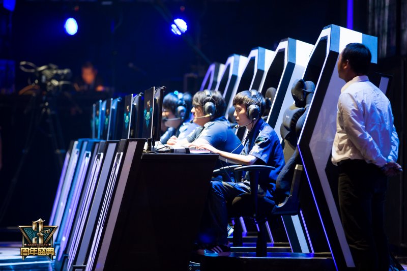 体育博弈里的“随机奖励机制”：多巴胺如何被精准触发。（体育竞赛中的随机强化：多巴胺如何被精准激活）